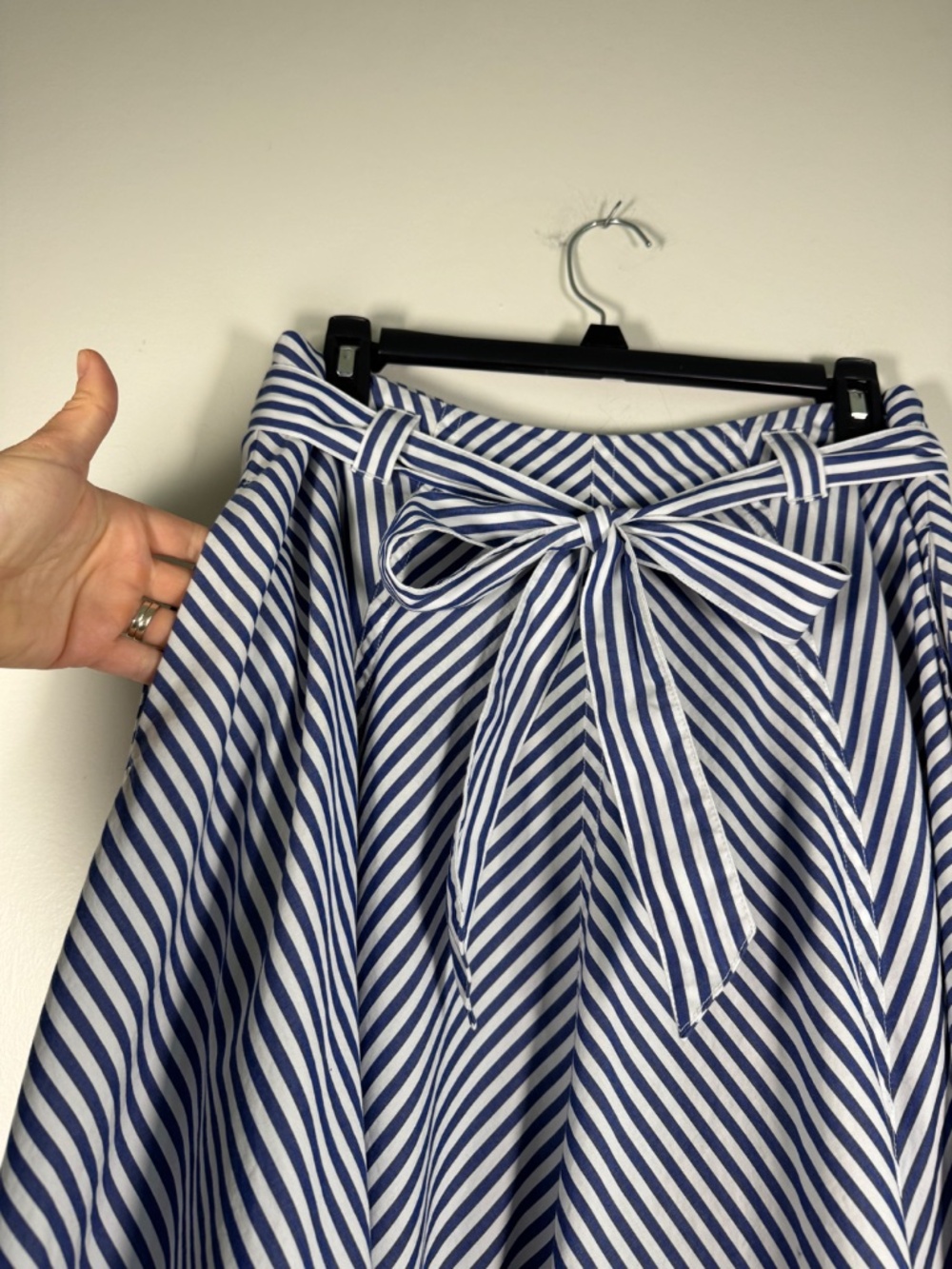 Madewell 100% Cotton Poplin Flared Midi Skirt - Blue White Stripe | Size 6 - Picture 5 of 8